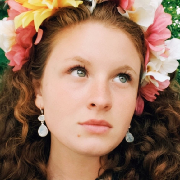 Meet your Posher, Ali - Picture 2 of 5